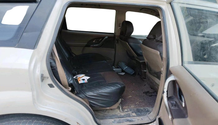 2013 Mahindra XUV500 W4, Diesel, Manual, 1,57,040 km, interior