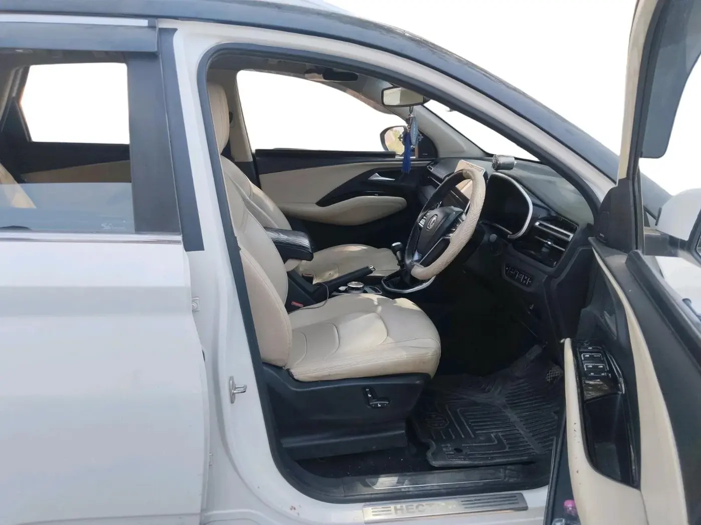 2023 MG HECTOR SHARP PRO 1.5 TURBO MT PETROL, Petrol, Manual, 48,972 km, interior