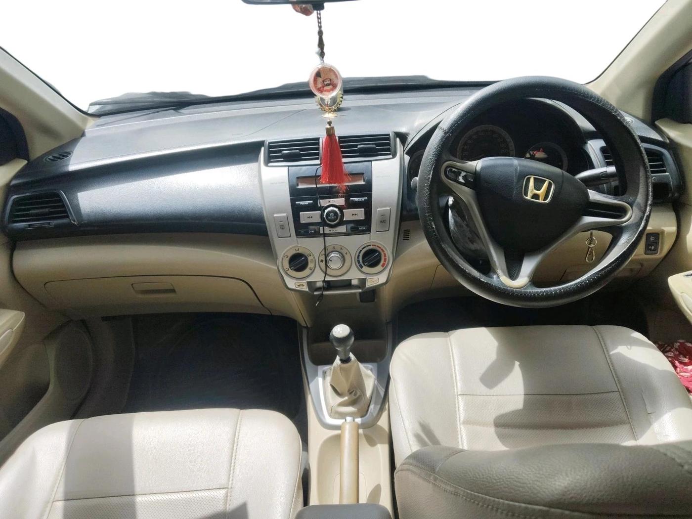 2011 Honda City 1.5L I-VTEC S MT, Petrol, Manual, 2,27,456 km, interior