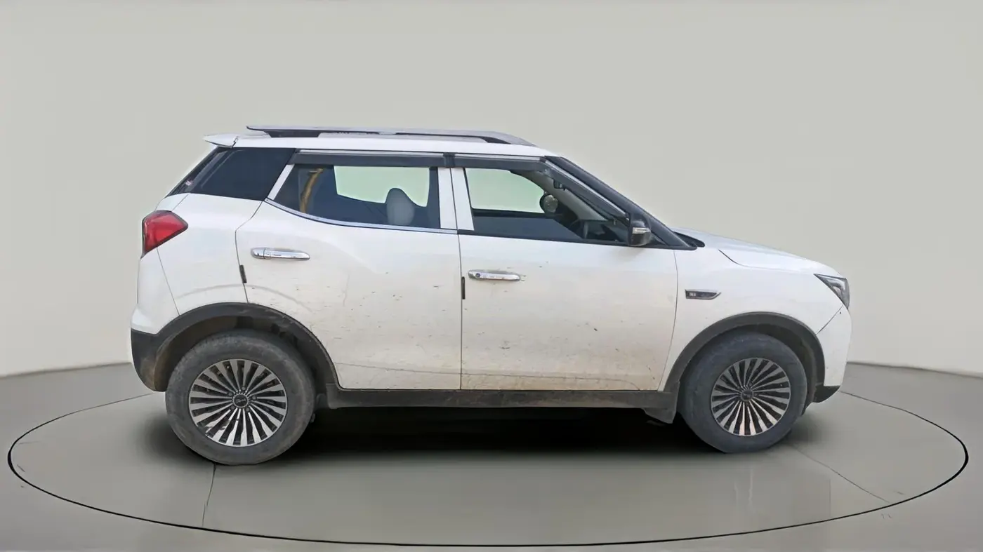 2020 Mahindra XUV300 W4 1.5 DIESEL, Diesel, Manual, 57,000 km, exterior