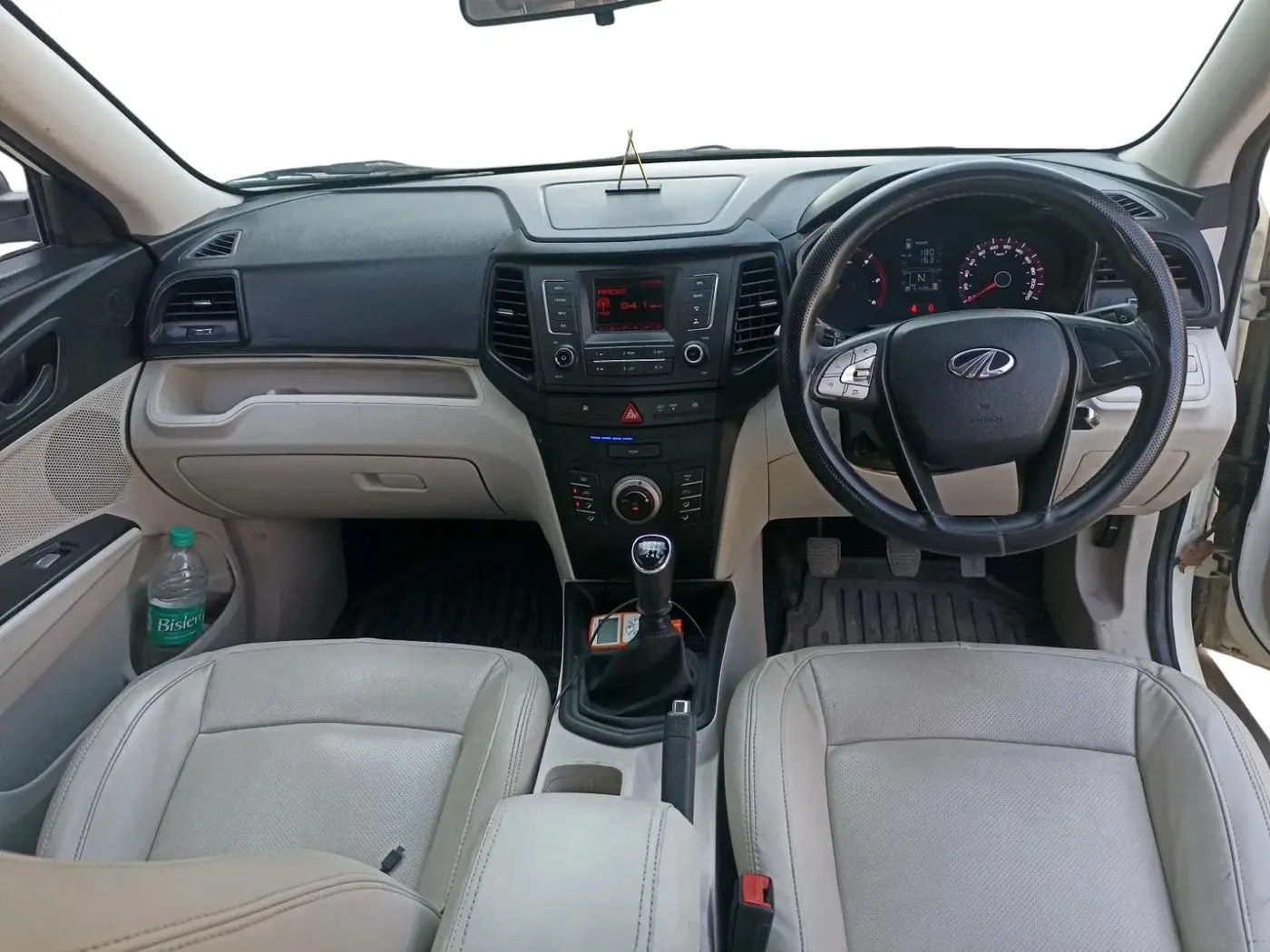 2020 Mahindra XUV300 W4 1.5 DIESEL, Diesel, Manual, 57,000 km, interior