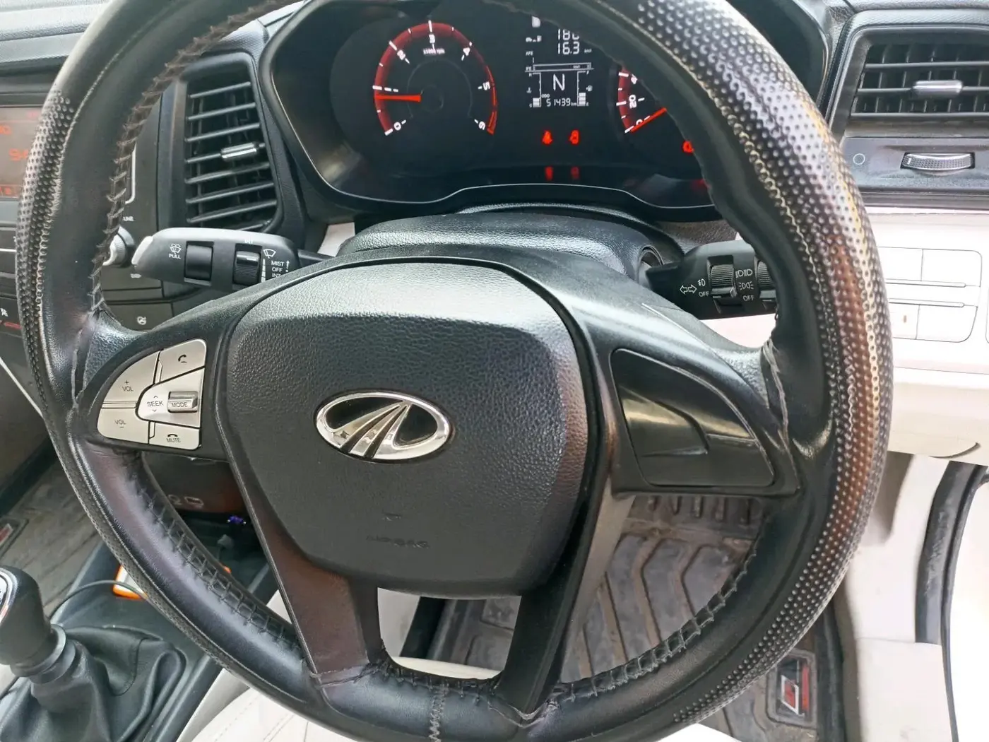 2020 Mahindra XUV300 W4 1.5 DIESEL, Diesel, Manual, 57,000 km, interior