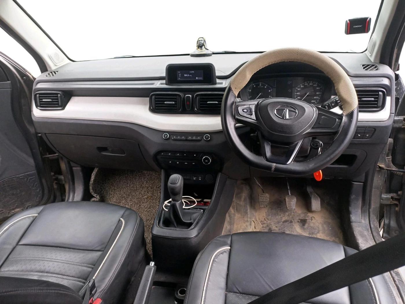 2022 Tata PUNCH PURE MT, CNG, Manual, 53,527 km, interior