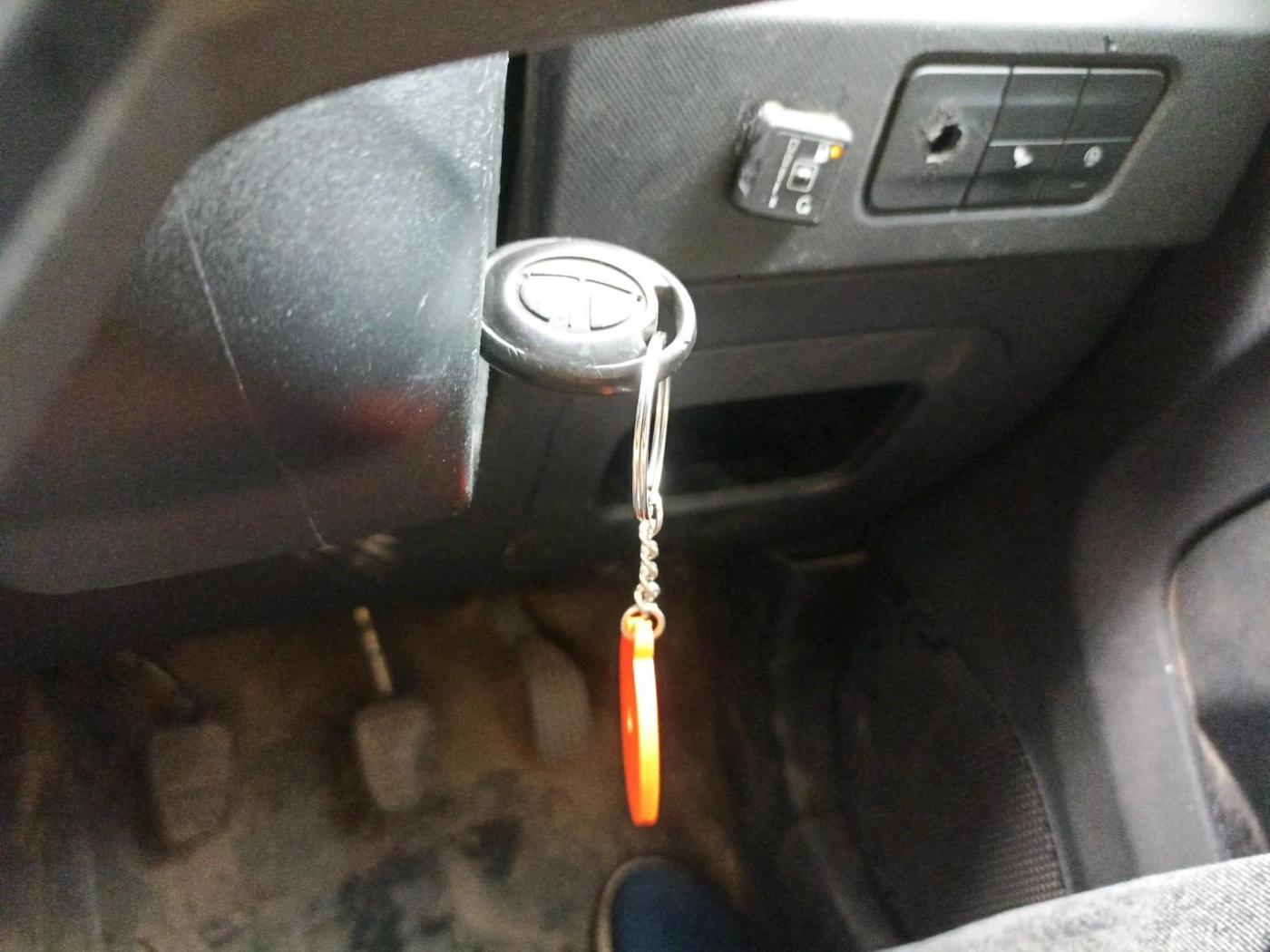 2022 Tata PUNCH PURE MT, CNG, Manual, 53,527 km, interior