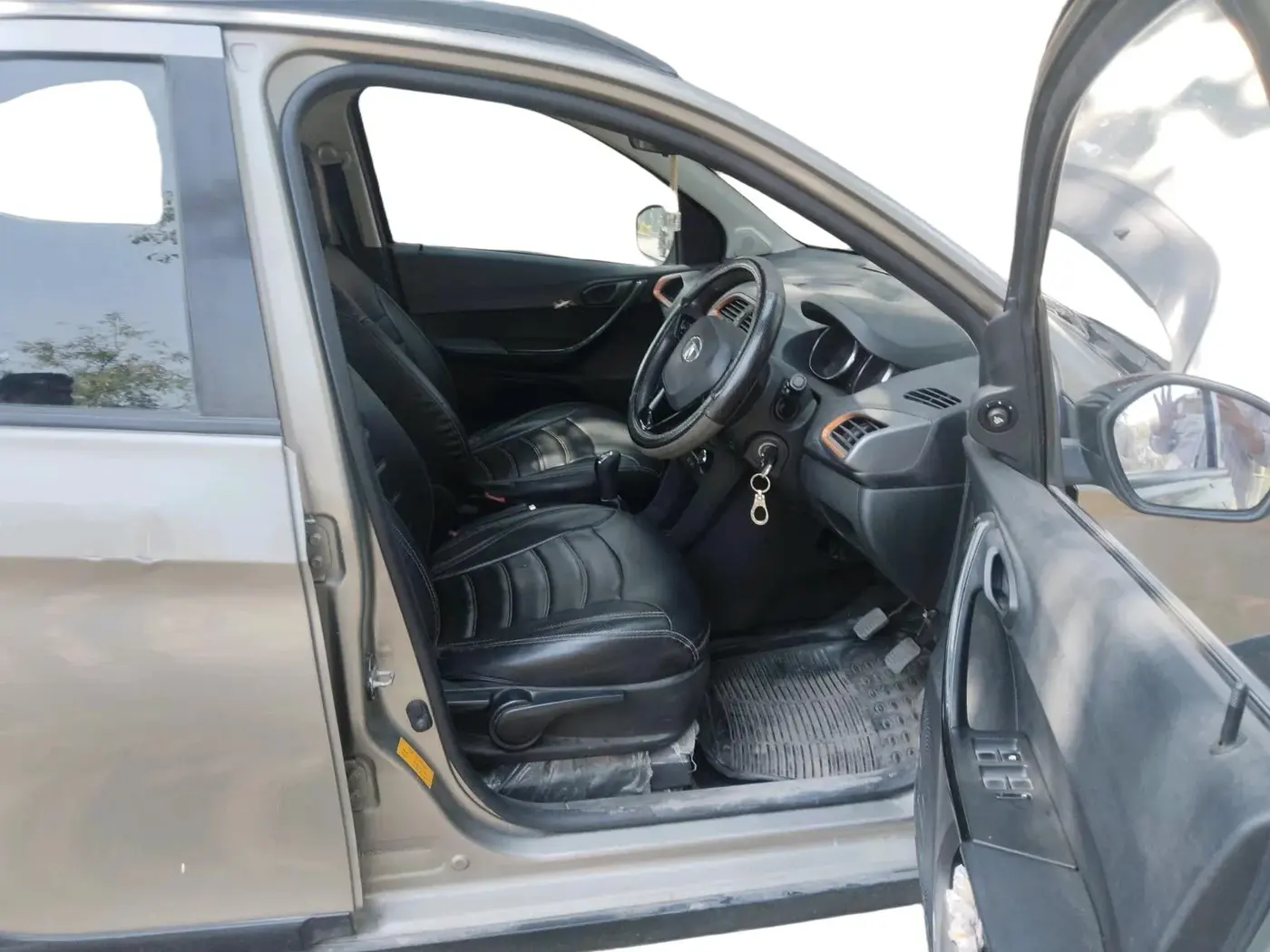 2019 Tata TIAGO NRG PETROL, Petrol, Manual, 59,949 km, interior