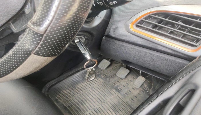 2019 Tata TIAGO NRG PETROL, Petrol, Manual, 59,949 km, interior