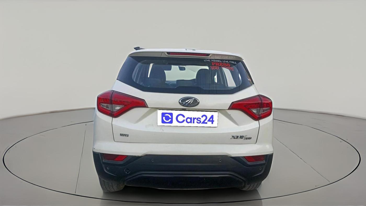 2019 Mahindra XUV300 W6 1.2 PETROL, Petrol, Manual, 1,37,472 km, exterior