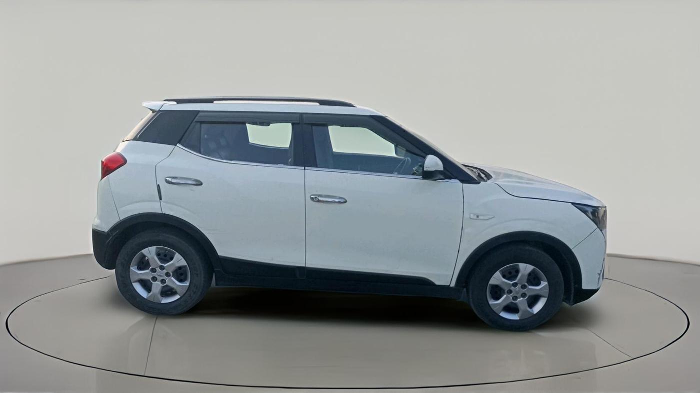 2019 Mahindra XUV300 W6 1.2 PETROL, Petrol, Manual, 1,37,472 km, exterior