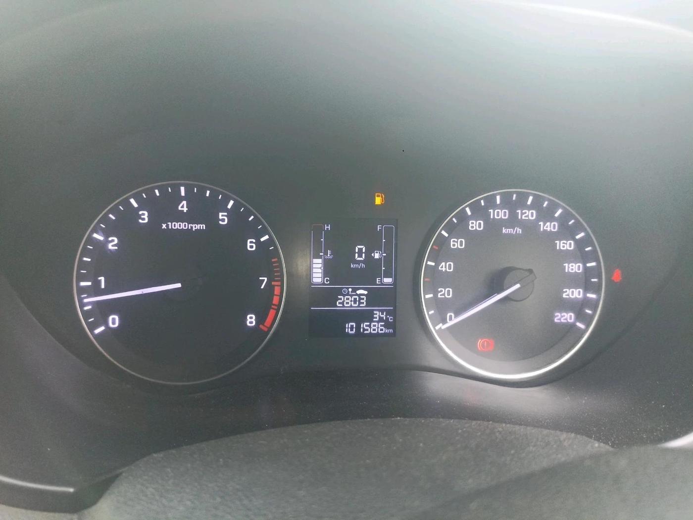 2017 Hyundai Elite i20 ASTA 1.2 DUAL TONE, Petrol, Manual, 1,01,586 km, interior