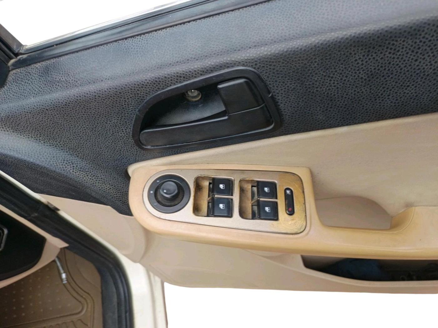 2012 Tata Indica Vista ZX QUADRAJET, Diesel, Manual, 1,32,168 km, interior