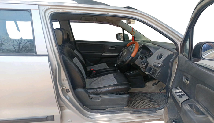 2011 Maruti Wagon R 1.0 VXI, Petrol, Manual, 1,09,851 km, interior