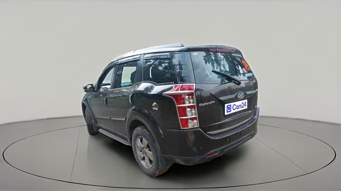 2015 Mahindra XUV500 W8, Diesel, Manual, 1,19,680 km, exterior