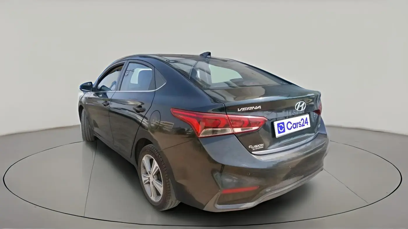 2018 Hyundai Verna 1.6 CRDI SX + AT, Diesel, Automatic, 1,70,581 km, exterior