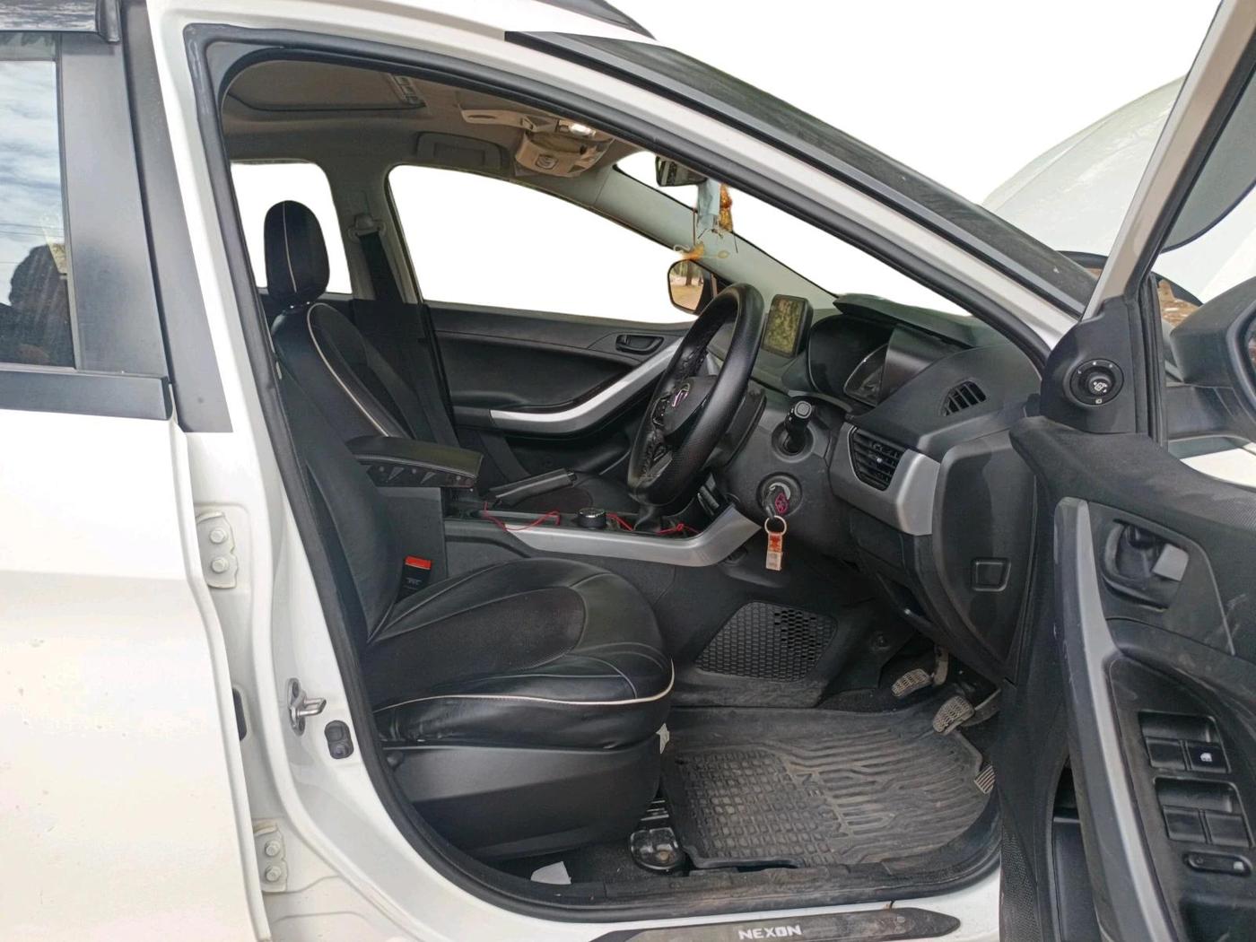 2023 Tata NEXON XM PLUS SUNROOF PETROL, Petrol, Manual, 64,468 km, interior