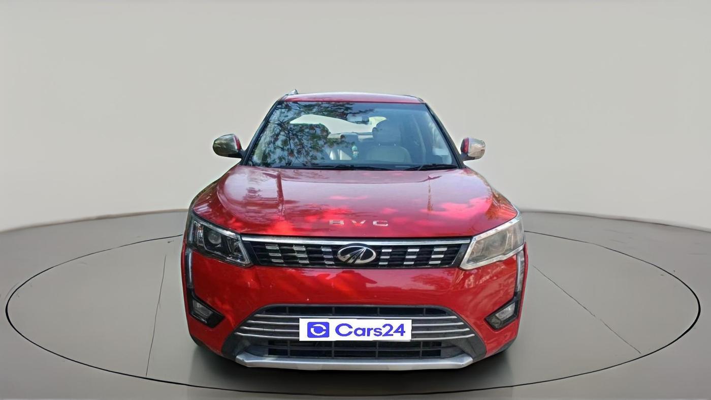 2019 Mahindra XUV300 W8 (O) 1.5 DIESEL AMT, Diesel, Automatic, 1,82,709 km, exterior