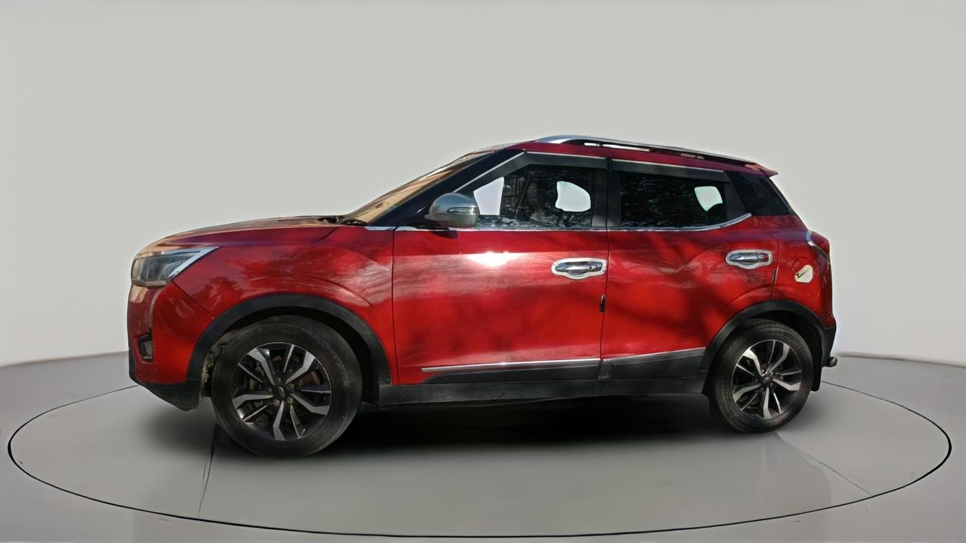 2019 Mahindra XUV300 W8 (O) 1.5 DIESEL AMT, Diesel, Automatic, 1,82,709 km, exterior