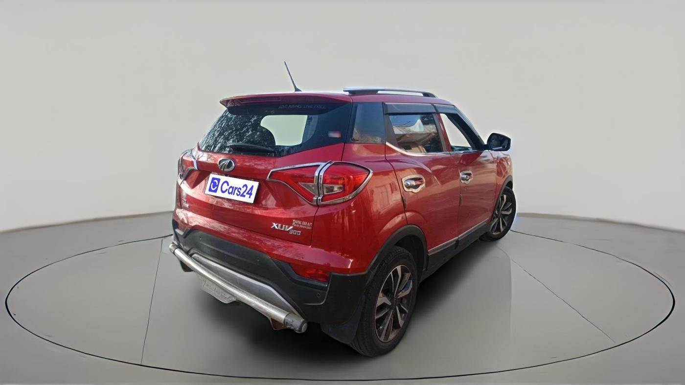 2019 Mahindra XUV300 W8 (O) 1.5 DIESEL AMT, Diesel, Automatic, 1,82,709 km, exterior