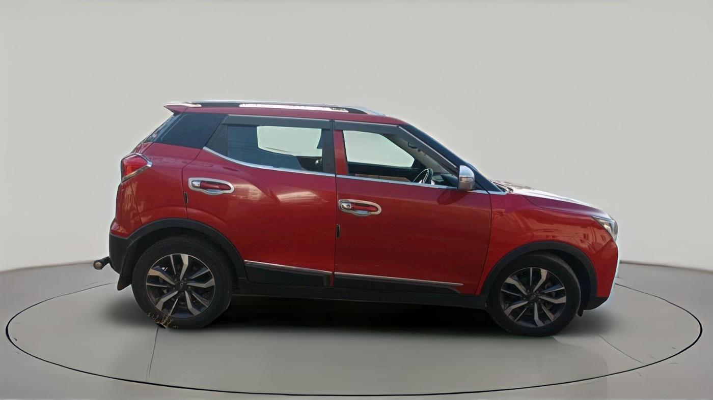2019 Mahindra XUV300 W8 (O) 1.5 DIESEL AMT, Diesel, Automatic, 1,82,709 km, exterior