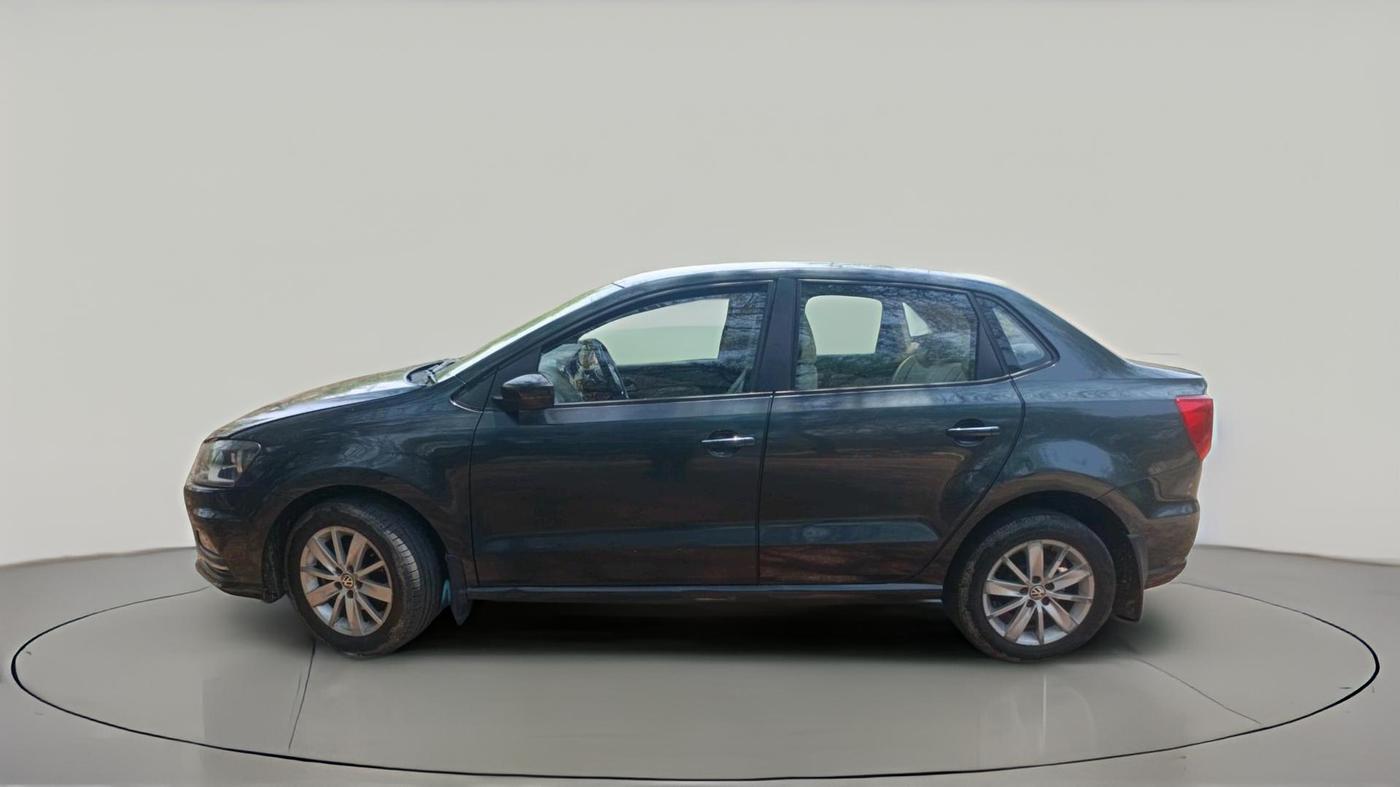 2016 Volkswagen Ameo HIGHLINE1.5L, Diesel, Manual, 1,50,280 km, exterior