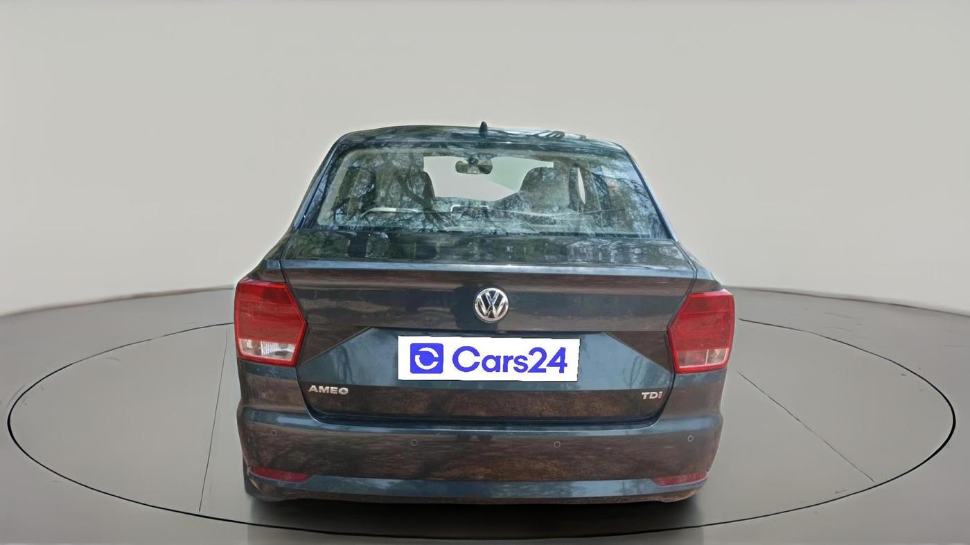 2016 Volkswagen Ameo HIGHLINE1.5L, Diesel, Manual, 1,50,280 km, exterior