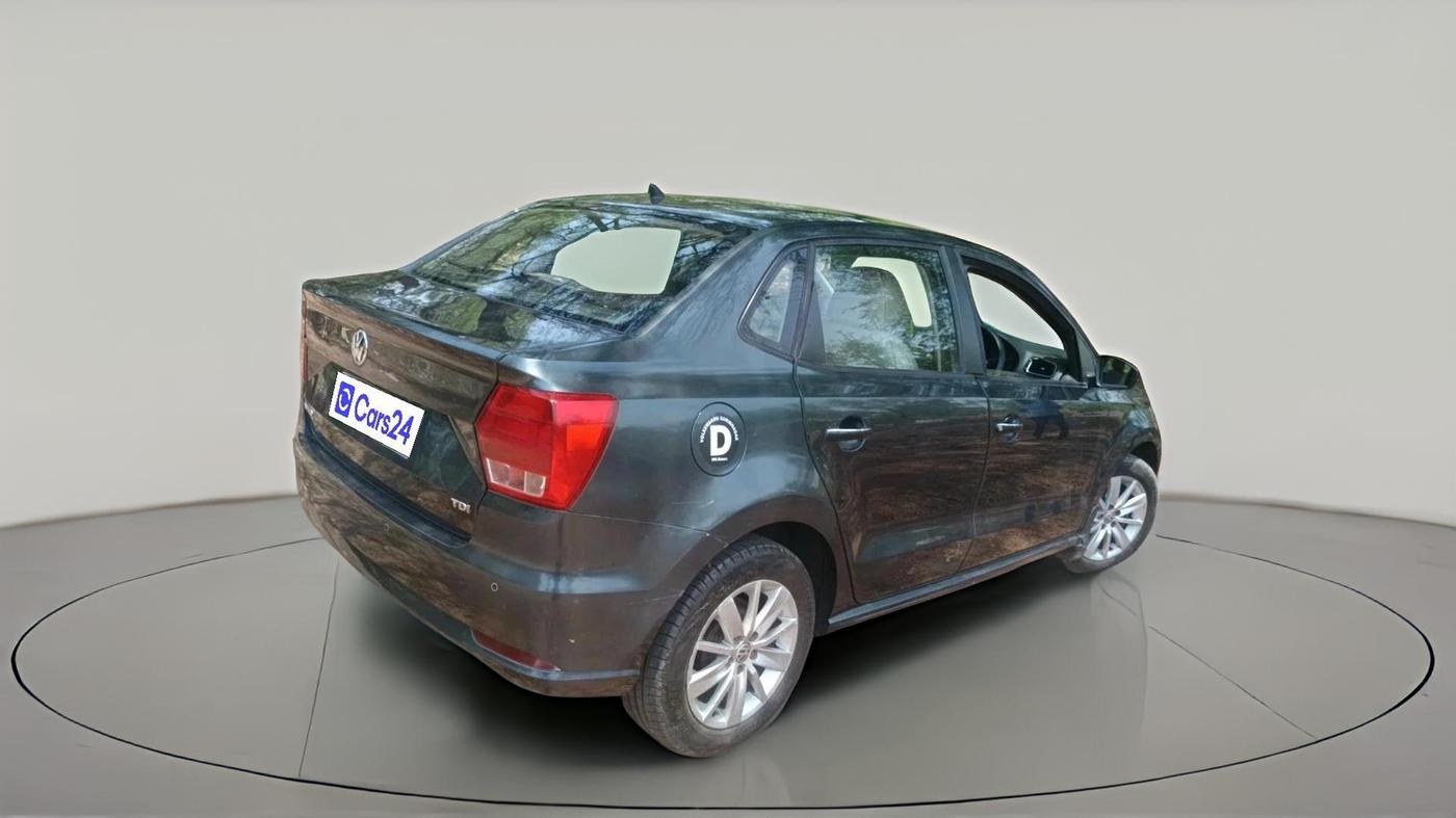 2016 Volkswagen Ameo HIGHLINE1.5L, Diesel, Manual, 1,50,280 km, exterior