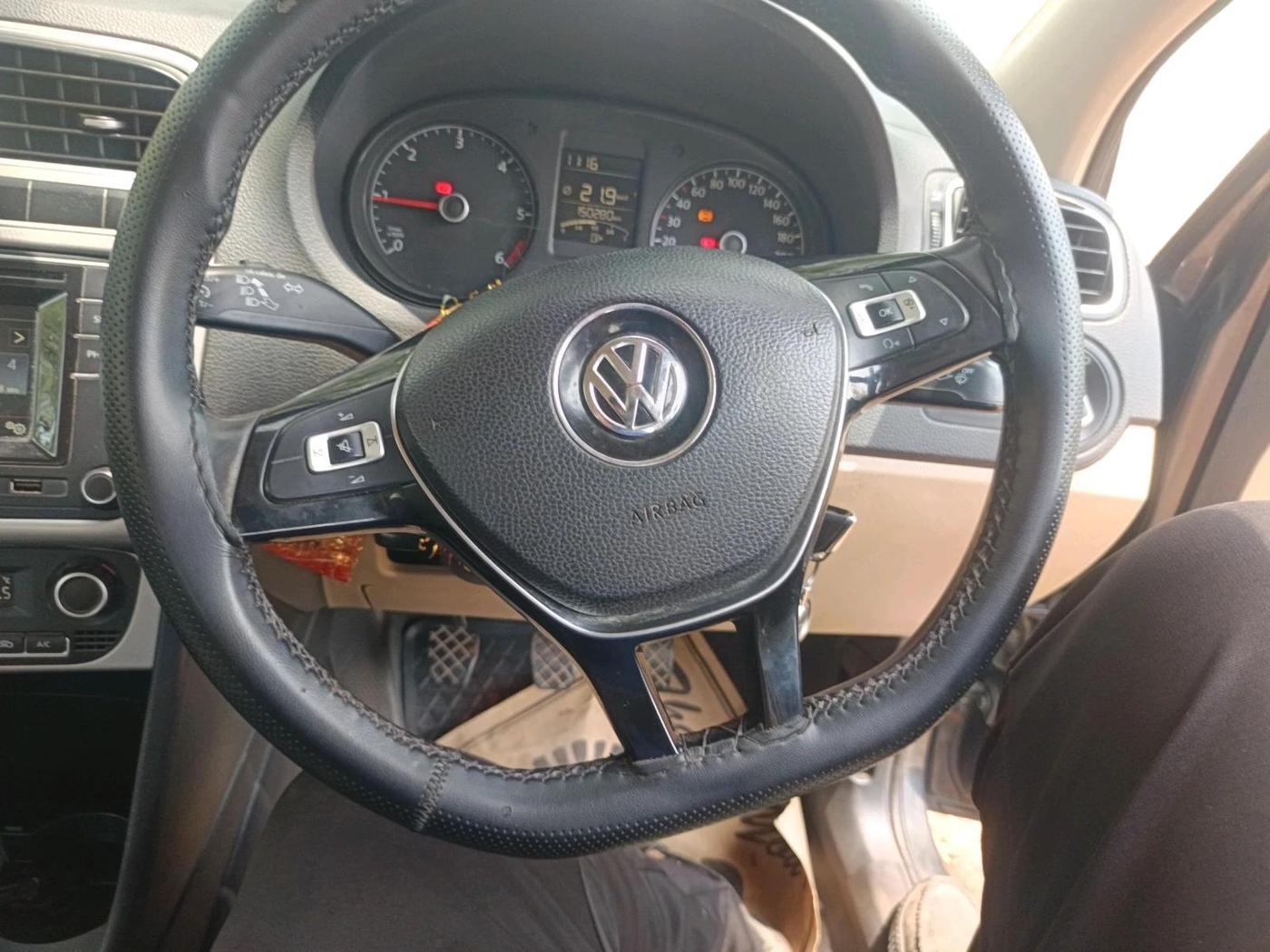 2016 Volkswagen Ameo HIGHLINE1.5L, Diesel, Manual, 1,50,280 km, interior