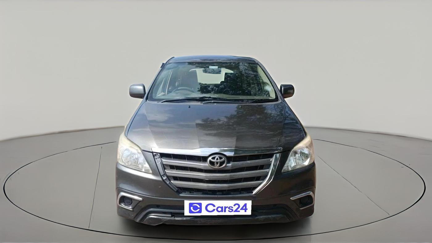 2013 Toyota Innova 2.5 GX 7 STR, Diesel, Manual, 1,36,274 km, exterior
