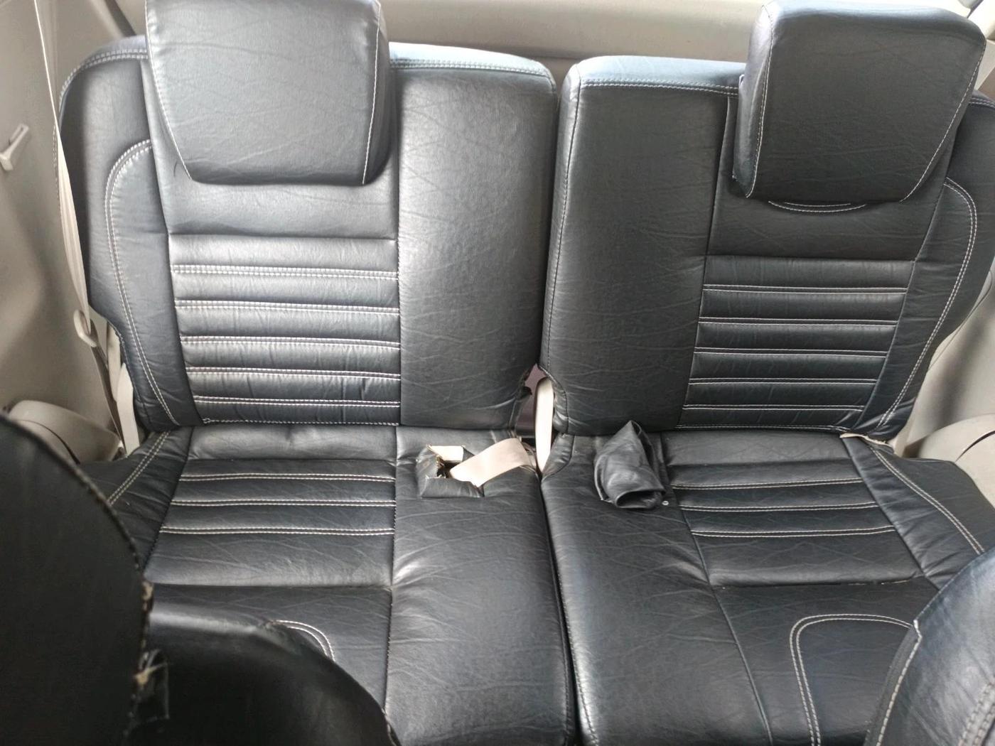2013 Toyota Innova 2.5 GX 7 STR, Diesel, Manual, 1,36,274 km, interior