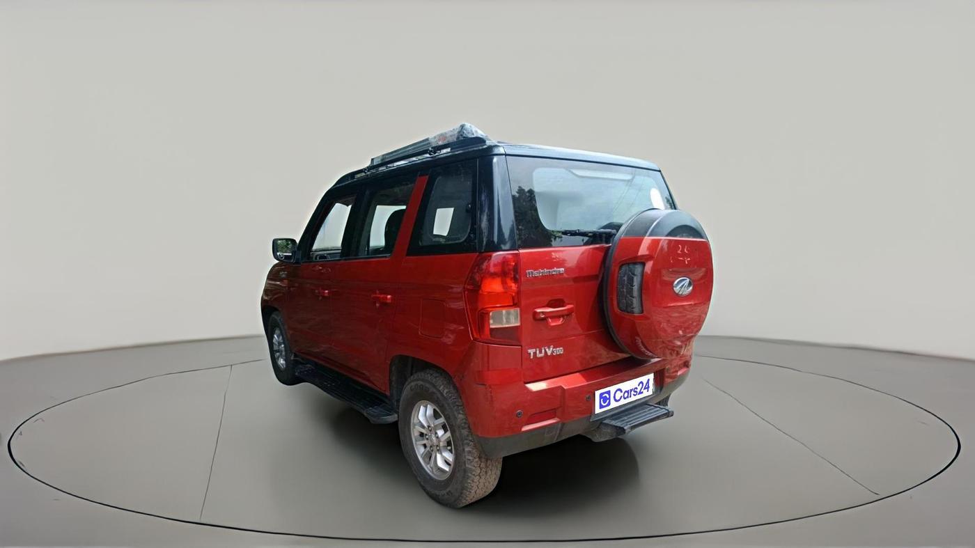 2018 Mahindra TUV300 T8 DUAL TONE, Diesel, Manual, 43,719 km, exterior