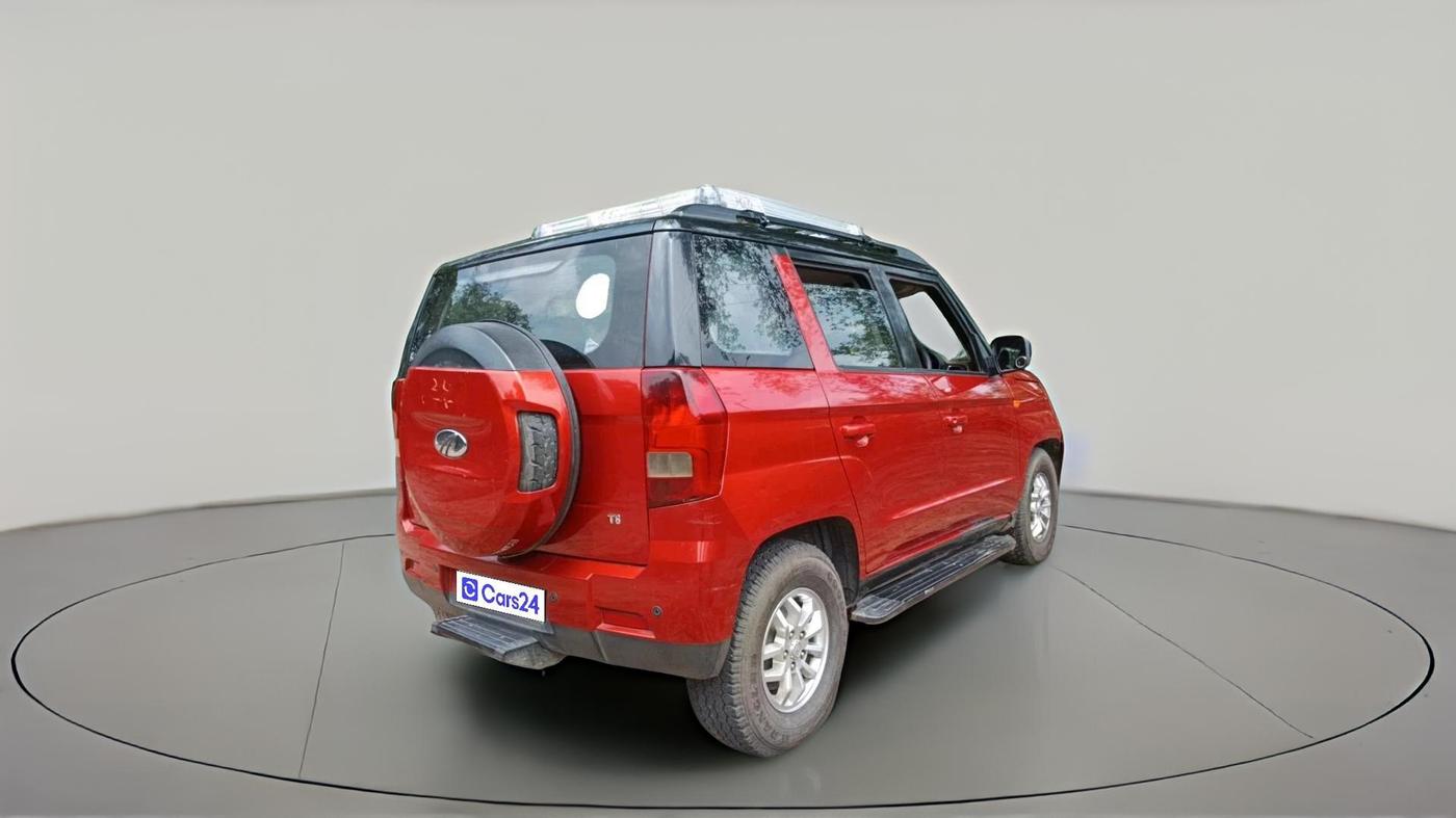 2018 Mahindra TUV300 T8 DUAL TONE, Diesel, Manual, 43,719 km, exterior