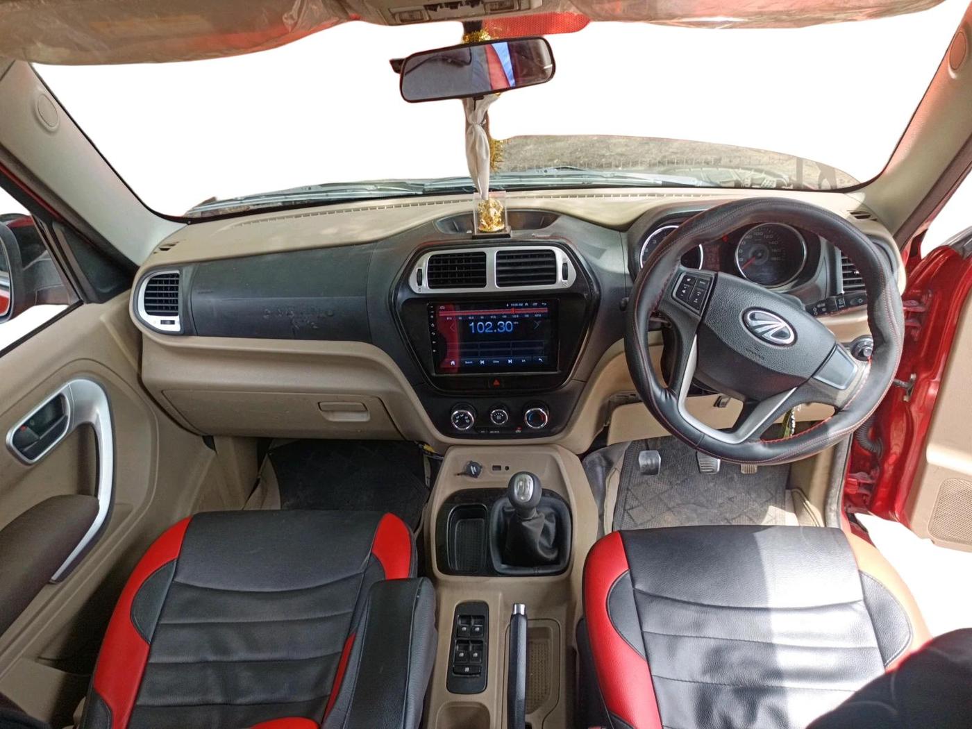 2018 Mahindra TUV300 T8 DUAL TONE, Diesel, Manual, 43,719 km, interior