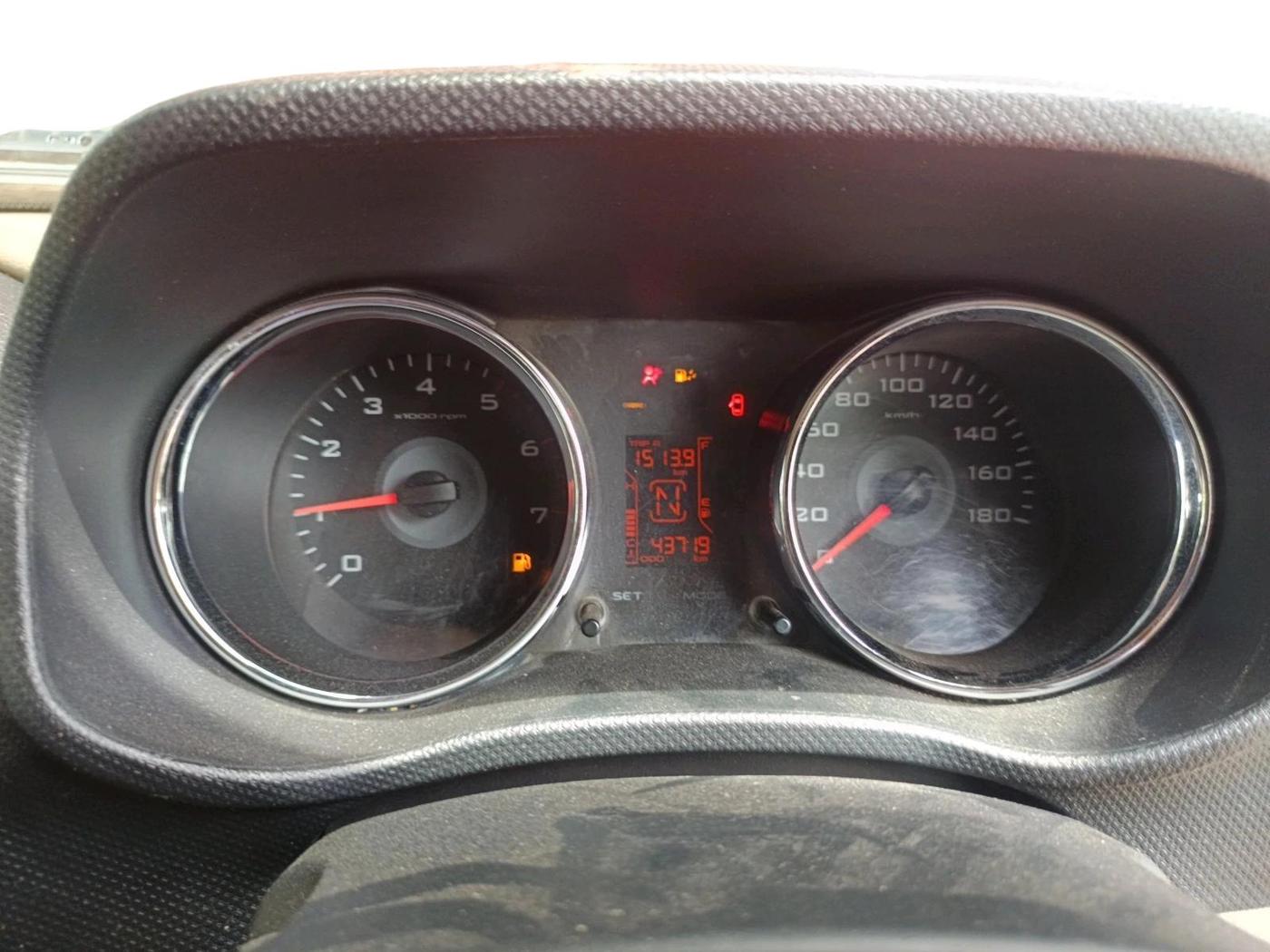 2018 Mahindra TUV300 T8 DUAL TONE, Diesel, Manual, 43,719 km, interior
