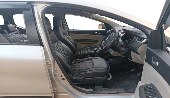 2019 Renault TRIBER RXZ, Petrol, Manual, 74,512 km, interior