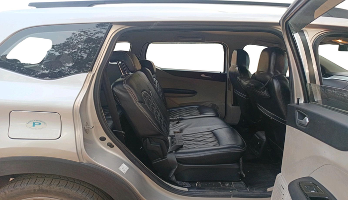 2019 Renault TRIBER RXZ, Petrol, Manual, 74,512 km, interior