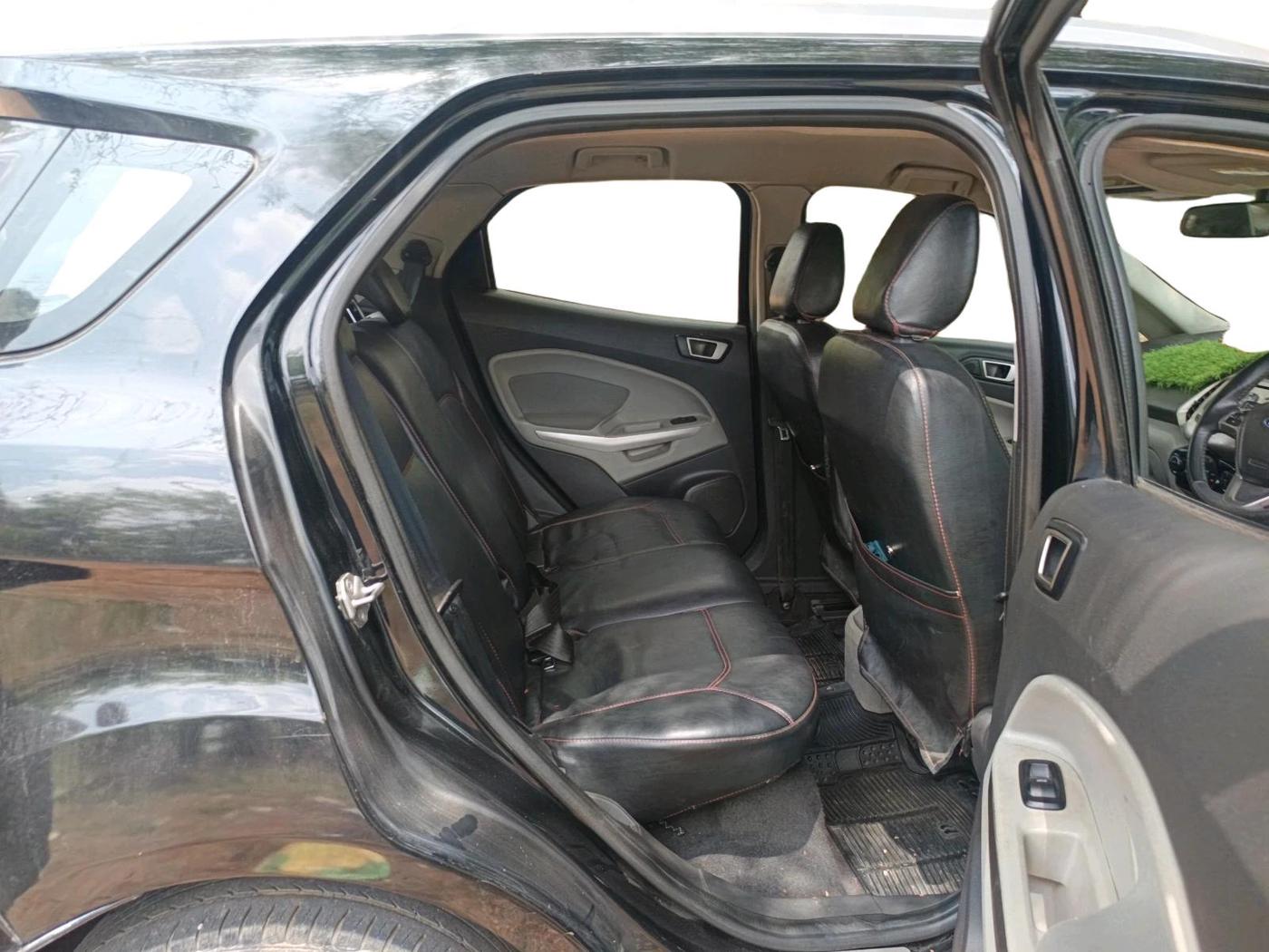2013 Ford Ecosport TITANIUM 1.0L ECOBOOST, Petrol, Manual, 1,05,541 km, interior