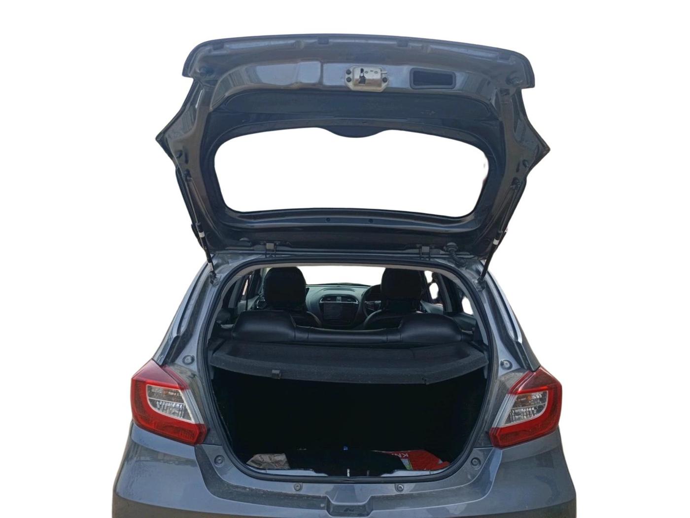 2023 Tata Tiago XT PETROL, Petrol, Manual, 65,552 km, exterior