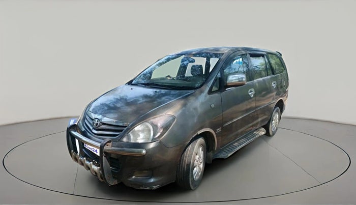 2011 Toyota Innova V 2.5 8 STR, Diesel, Manual, 3,58,035 km, exterior