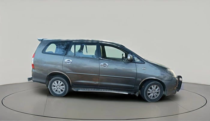 2011 Toyota Innova V 2.5 8 STR, Diesel, Manual, 3,58,035 km, exterior