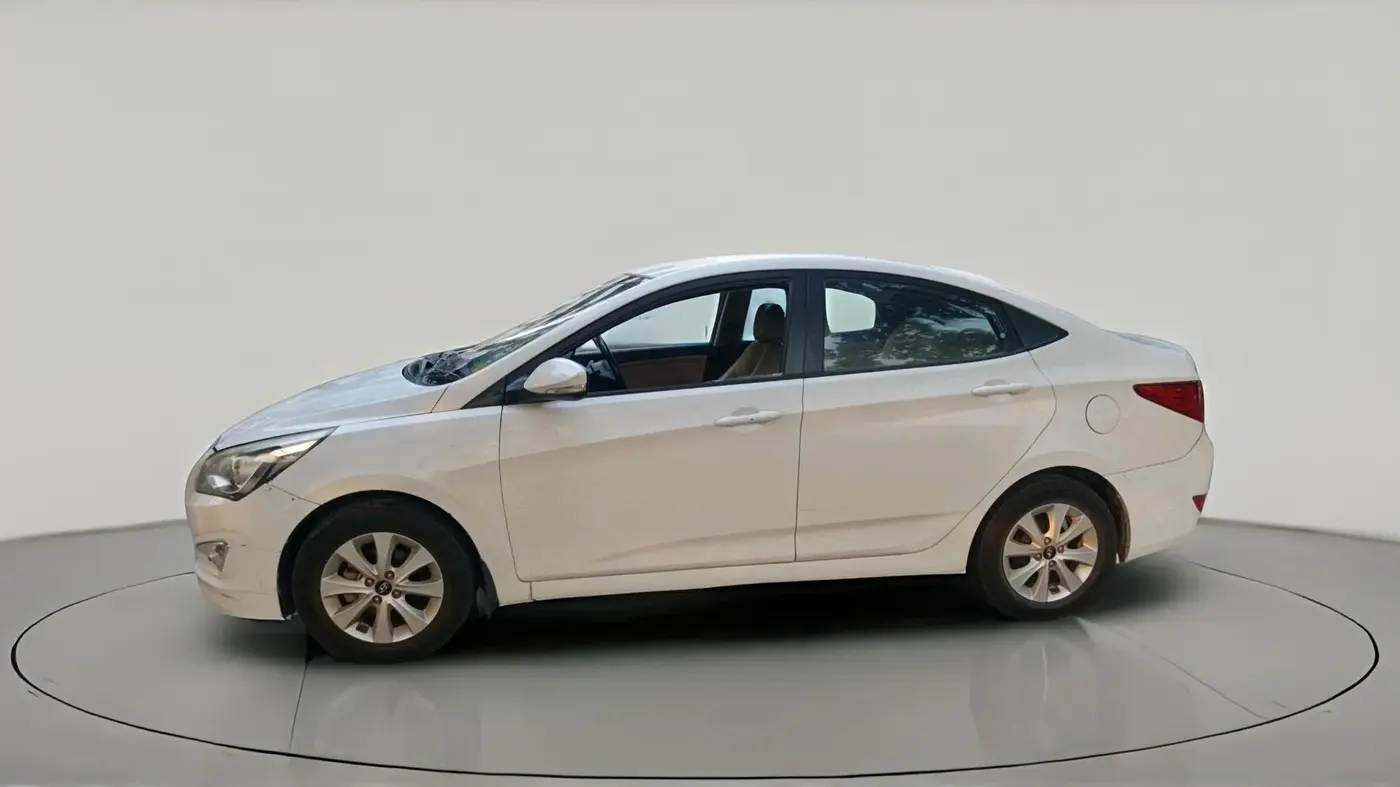 2015 Hyundai Verna FLUIDIC 4S 1.6 VTVT SX, Petrol, Manual, 1,43,977 km, exterior