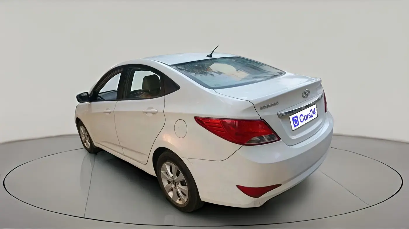 2015 Hyundai Verna FLUIDIC 4S 1.6 VTVT SX, Petrol, Manual, 1,43,977 km, exterior