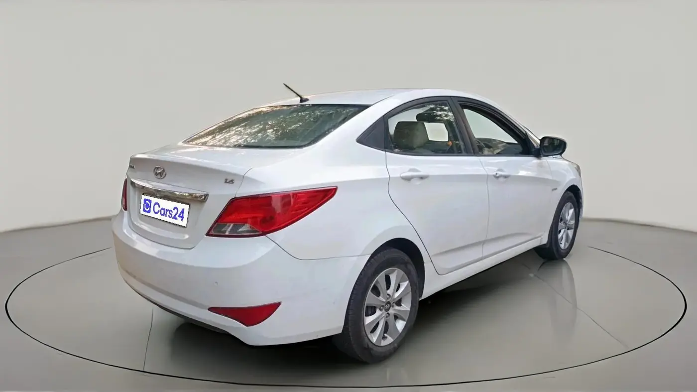 2015 Hyundai Verna FLUIDIC 4S 1.6 VTVT SX, Petrol, Manual, 1,43,977 km, exterior