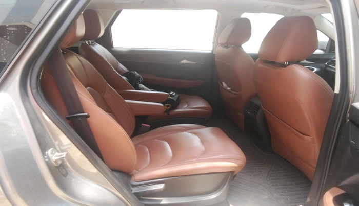 2021 MG HECTOR PLUS SHARP 2.0 DIESEL TURBO MT 6-STR, Diesel, Manual, 1,04,167 km, interior