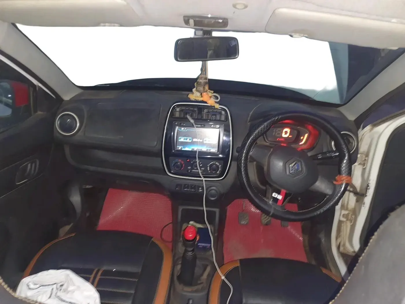 2017 Renault Kwid RXT 1.0, Petrol, Manual, 87,085 km, interior