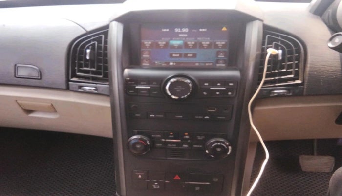 2017 Mahindra XUV500 W8 AT, Diesel, Automatic, 1,12,609 km, interior