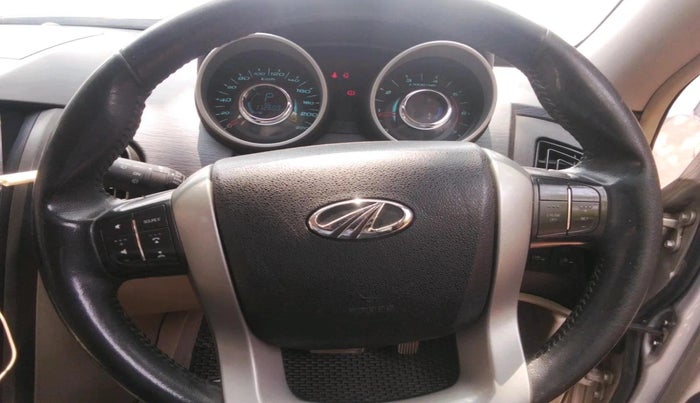 2017 Mahindra XUV500 W8 AT, Diesel, Automatic, 1,12,609 km, interior