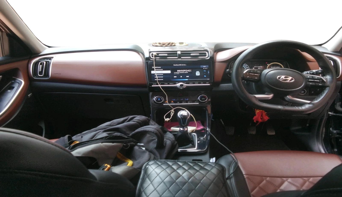 2024 Hyundai ALCAZAR PLATINUM 1.5 TURBO PETROL MT 7STR, Petrol, Manual, 45,903 km, interior