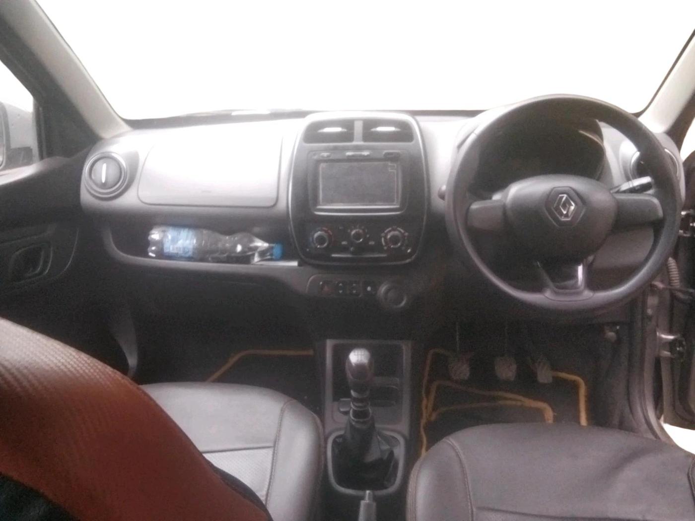 2017 Renault Kwid RXT 1.0, Petrol, Manual, 45,944 km, interior