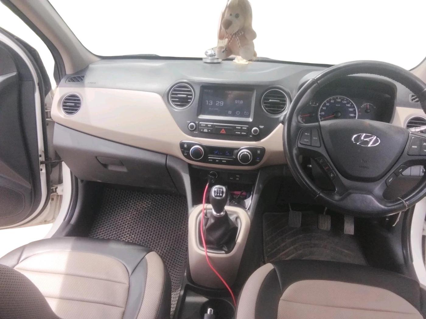 2017 Hyundai Grand i10 ASTA 1.2 KAPPA VTVT, Petrol, Manual, 47,943 km, interior
