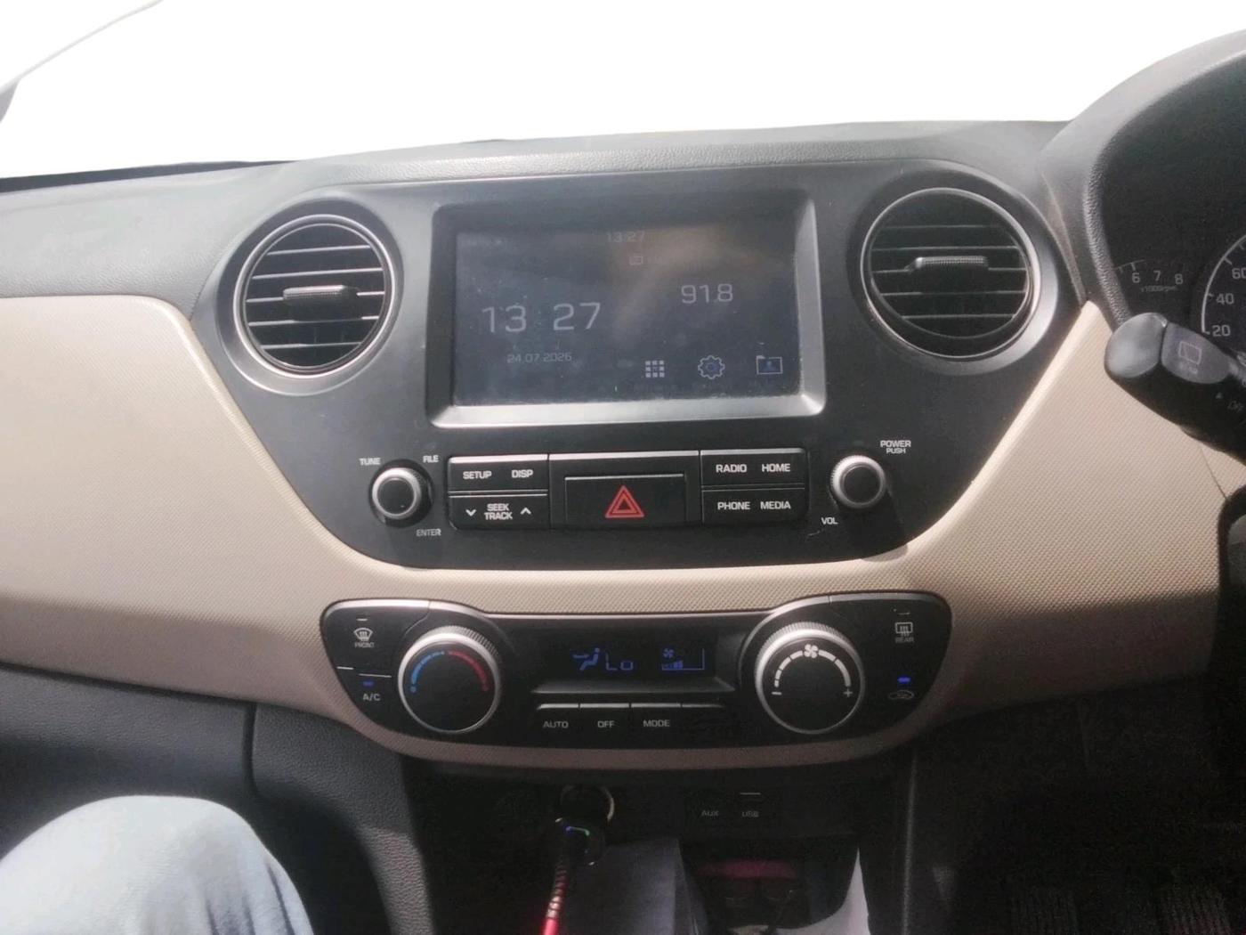 2017 Hyundai Grand i10 ASTA 1.2 KAPPA VTVT, Petrol, Manual, 47,943 km, interior