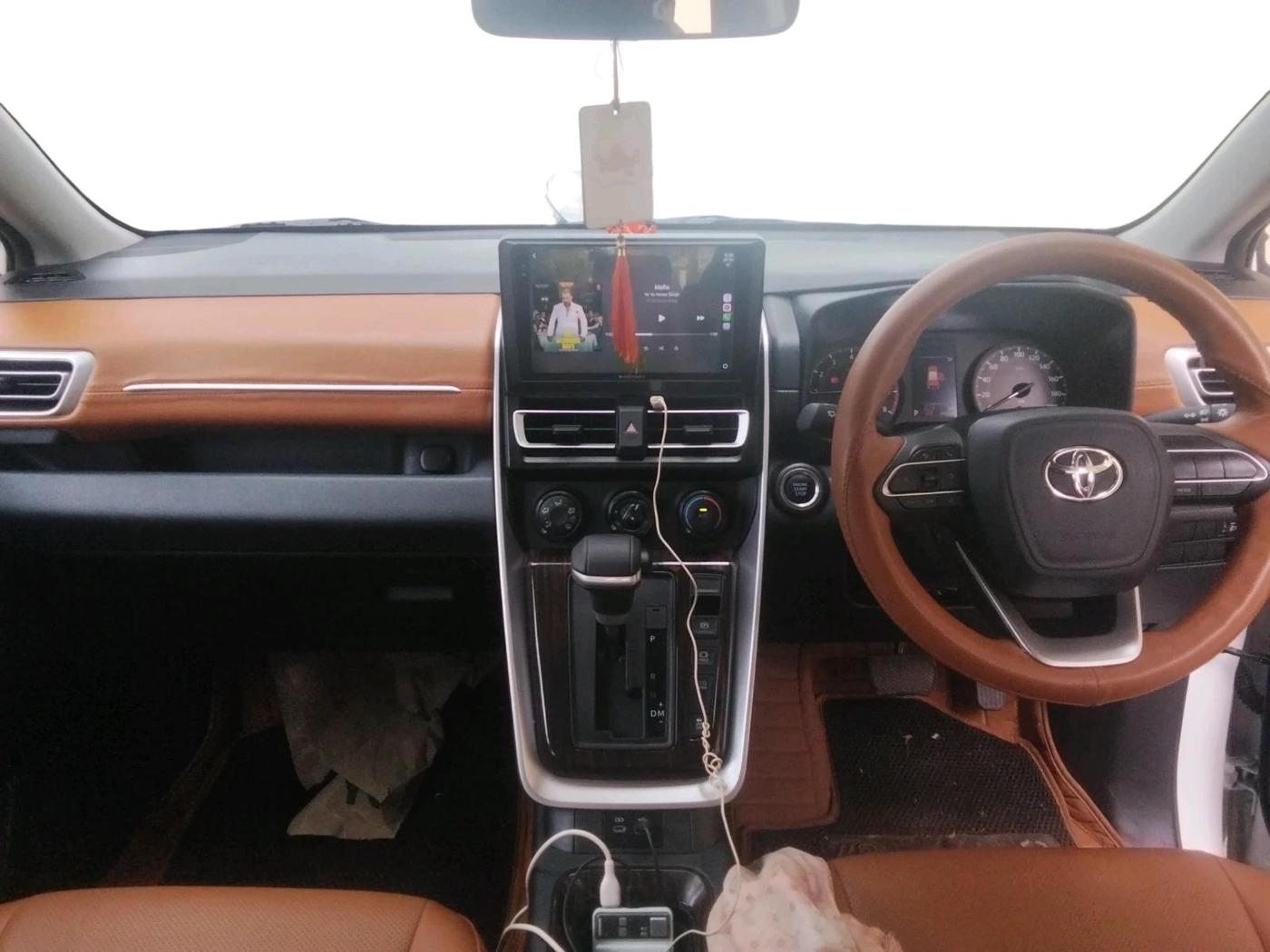 2026 Toyota INNOVA HYCROSS GX 8 STR, Petrol, Automatic, 4,480 km, interior